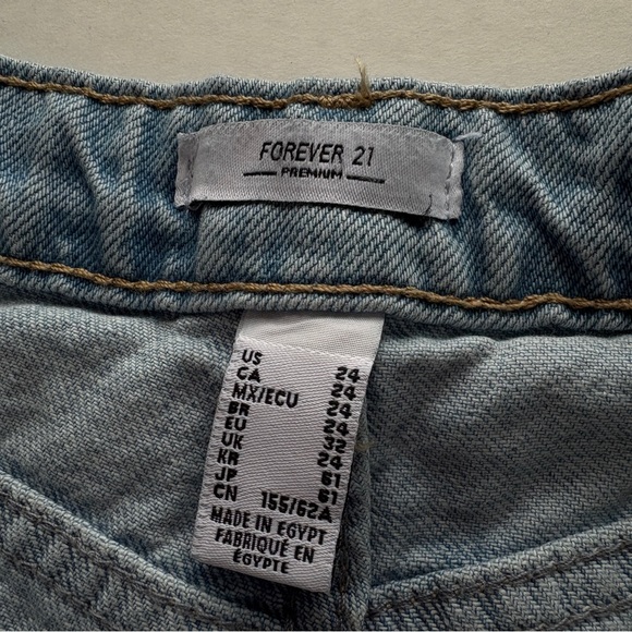 Forever 21 Women’s Short Denim Shorts, Size 24 - Picture 5 of 5
